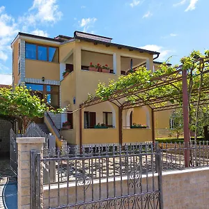 Apartment Korelic Garden, Poreč